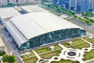 合肥滨湖国际会展中心(又一“地标性”建筑合肥滨湖国际会展中心二期落成)