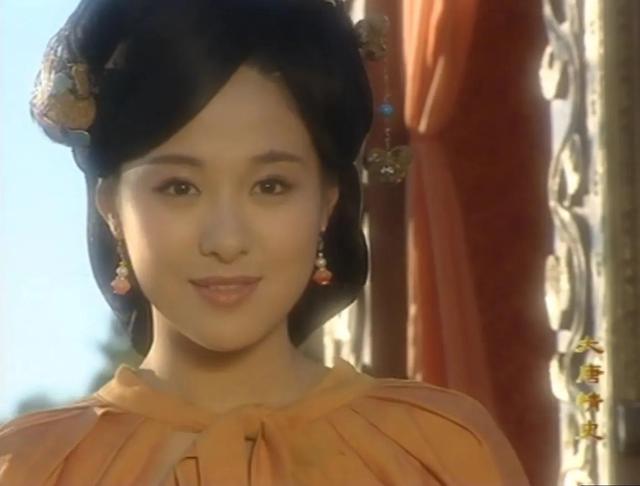 丫鬟相就别硬演公主了，让这6位女星告诉你，“金枝玉叶”是啥样