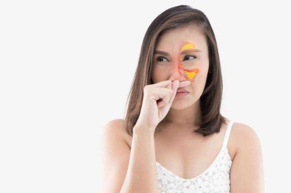 “流鼻血时要仰头”你错了！还可能会造成其他危害