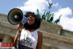 世界上不安的人(疫情失业骚乱加剧美国不安:每个人都生活在火药桶里)