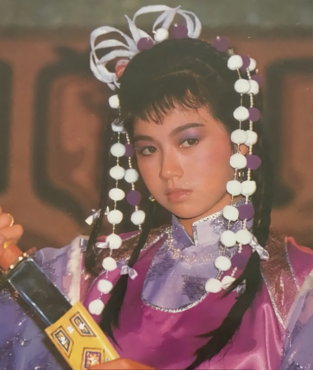 唐丽球：年轻时超美艳，嫁圈内好男人生一女，如今生活幸福美满