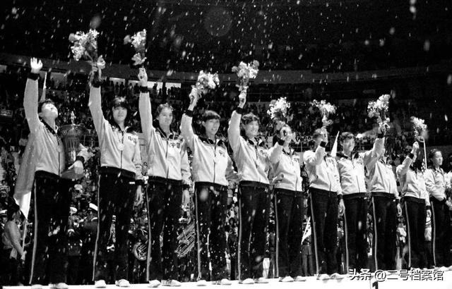 从“铁榔头”到“整容狂魔”，64岁医美失败的郎平，近况令人感叹