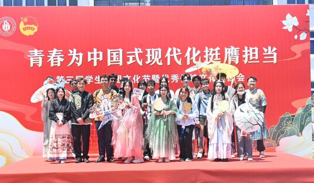 寓教于乐，在校园游园会里感受中华优秀传统文化魅力