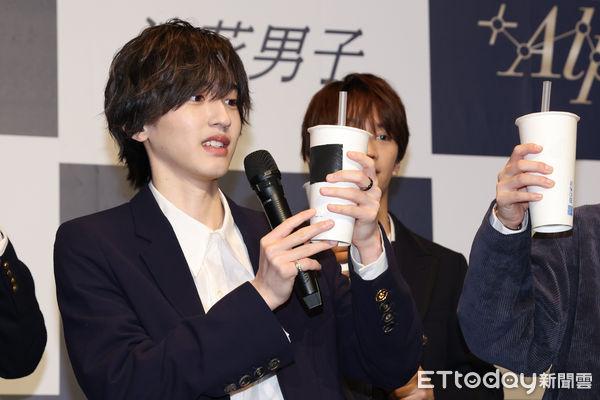 图多直击／道枝骏佑终于喝珍奶　「嘟嘴全记录」零死角帅颜融化全场