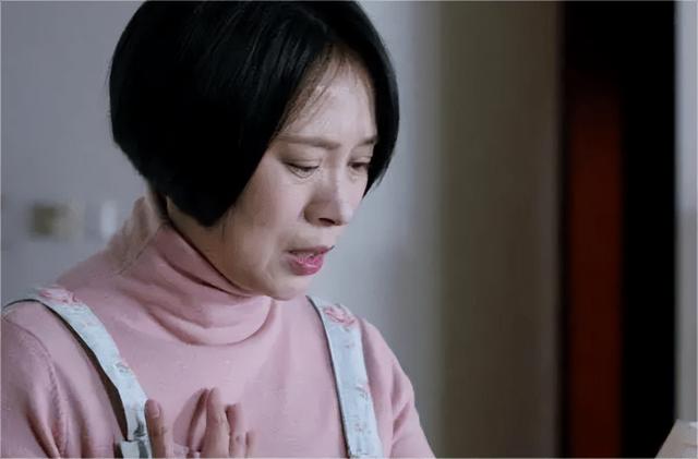 留守妇女与未婚男邻居的秘密情事：白天邻居，夜晚夫妻