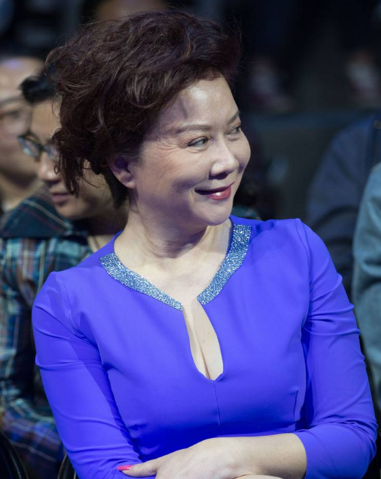 蔡明之子丁丁:36岁还未婚,是蔡明的骄傲也是她的心病