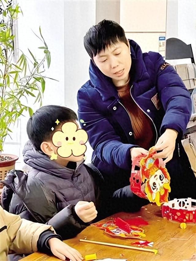 从受助者变成助人者 传递爱的“爱心妈妈”｜郑能量