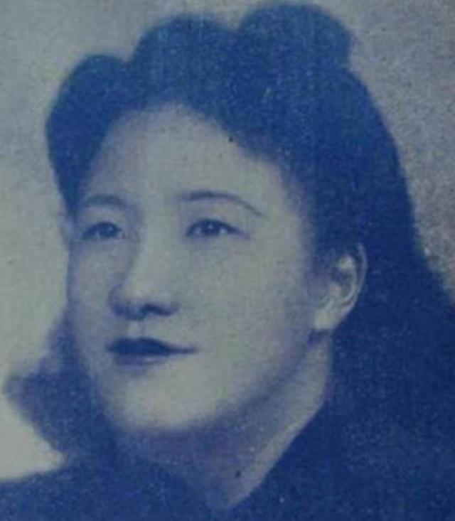 故事：张爱玲闺蜜苏青，曾是上海滩“文妓”，晚年蜗居10平米小屋