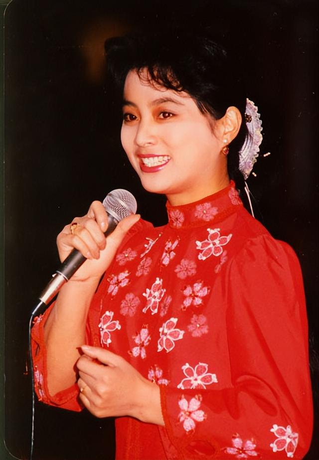 李玲玉：曾被邻居告上法庭，她一再婚就当继母