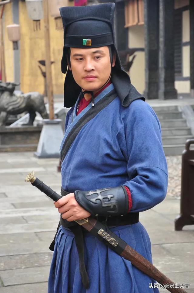 影星曲大雷现身浙江宁波象山影视城