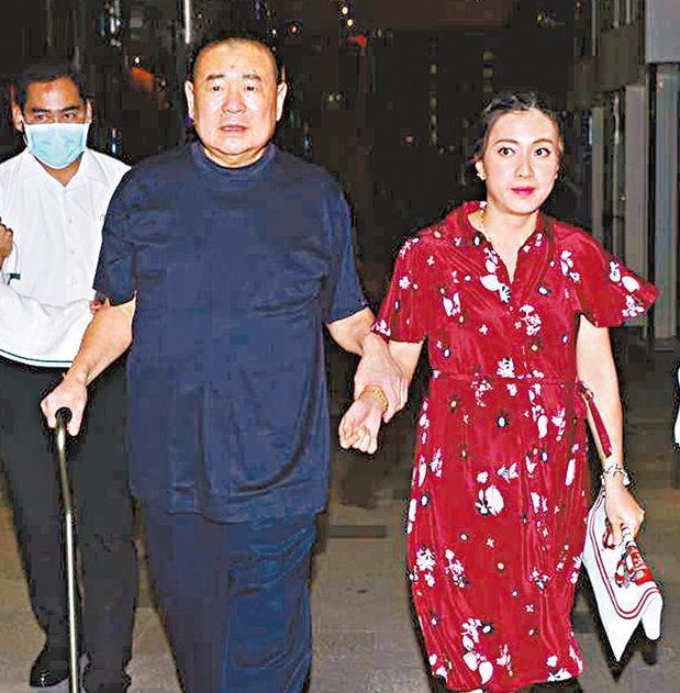 “小娱记”甘比：战败N个一线女星，击溃吕丽君，终成400亿女富豪