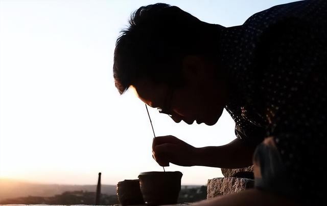 传奇花旦”李玉刚的成名史，艳比妖姬却皈依佛门，他经历了什么