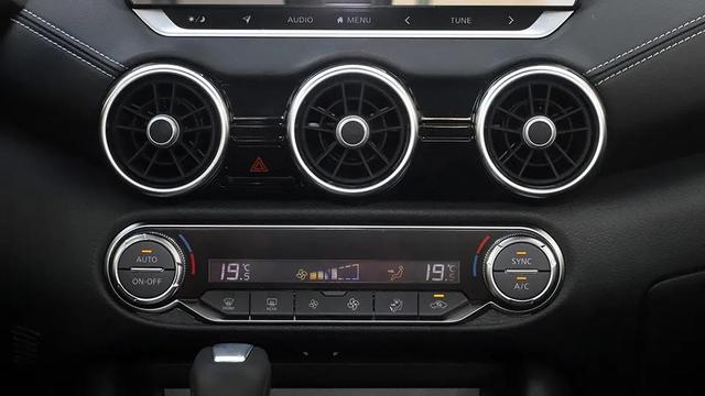 年销量相差9万多台，日产轩逸和大众朗逸该买谁？