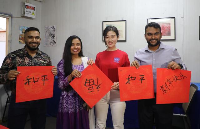 中国“蓝盔”的海外中国年