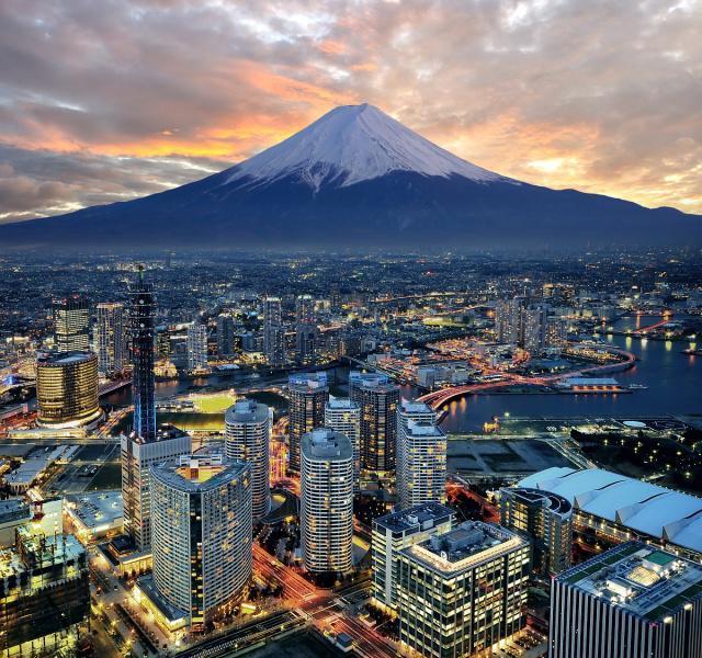 日本最奇特的地下影院,成年人才能进入,里面放映的电影很意外