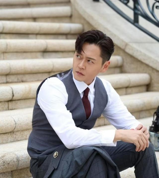 可喜可贺！TVB男星张振朗首夺视帝，开心直呼：觉得人生圆满了