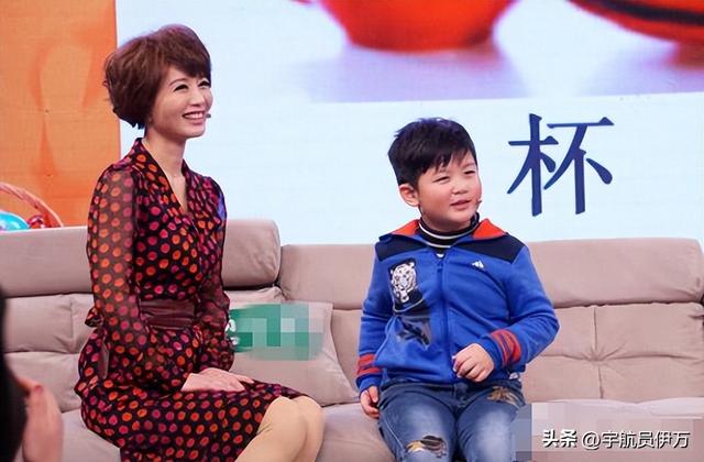 她是“军旅霸王花”，人美演技好却遭丈夫背叛，如今生活简单幸福