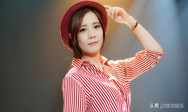 曾是“歌坛天后”，跟“活佛”生下孩子，现今露宿街头没钱住酒店