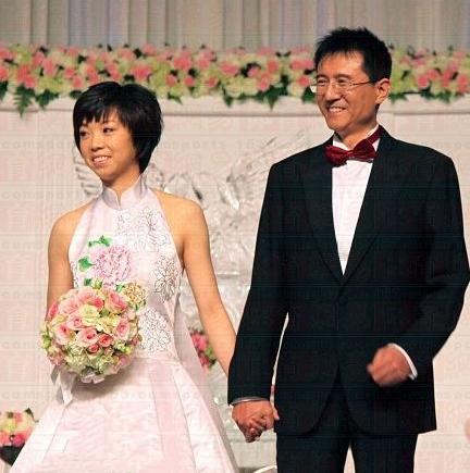 14年结婚三次，攀富豪找老外，47岁再嫁穷小子，袁立的情史太精彩
