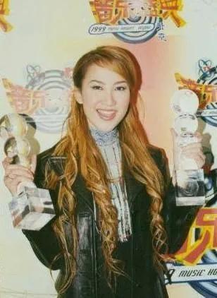 “电臀天后”李玟：凭屁股出名,嫁洋老公9次试管却总是怀不上孩子