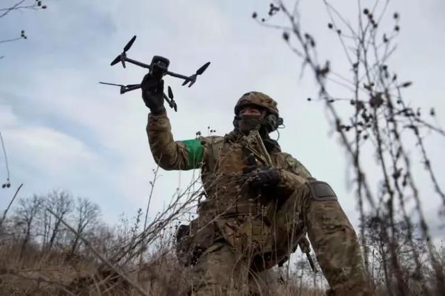 1700人集体当逃兵，乌军王牌法械旅首战崩盘，逃跑速度比法军还快