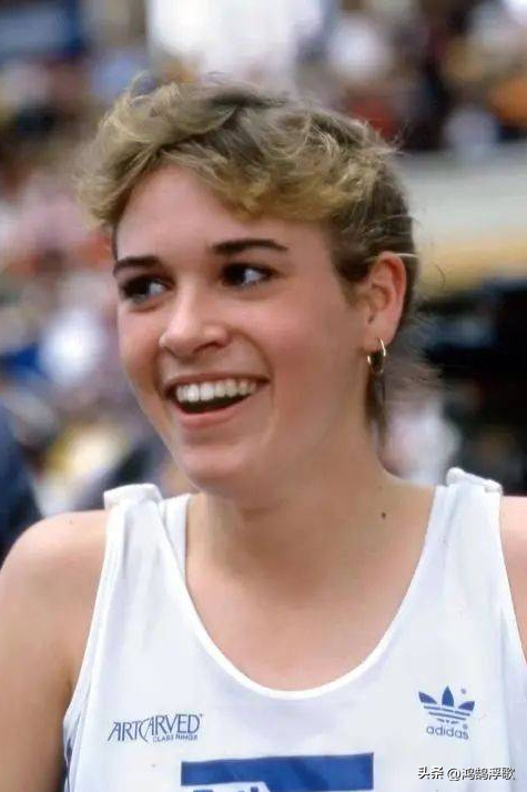 12年，44岁田径女神被爆退役后沦为应召女，曾代表美国三战奥运会