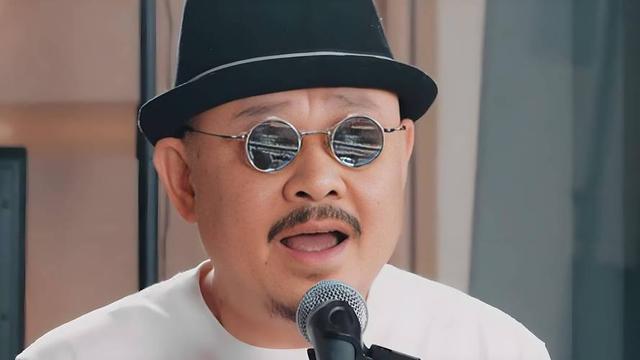 刀郎20年传奇：从歌厅瘸腿歌手到文化核弹，背后不为人知的故事？