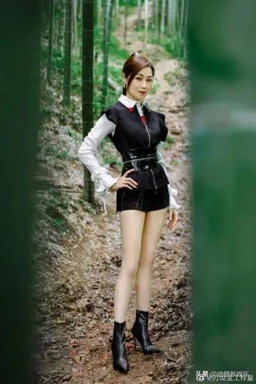 51岁万绮雯与老公定居内地兼开民宿 微博发千字文暗示已厌倦拍剧