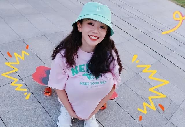 36岁的许嵩“铁树开花”，老粉纷纷送祝福，女友竟比他小14岁