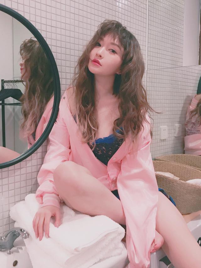 90后冯溪机缘巧合进《乡村爱情》，甜美爱笑运气好，身材标致