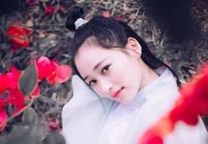 嫡女弃后(小说：她以前对继母太坏，现在当众认错，有些拉不下脸，欲言又止)