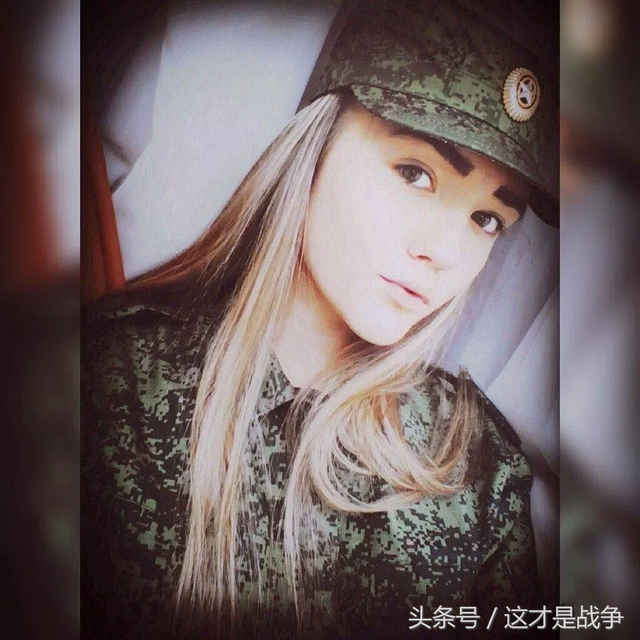 肤白貌美大长腿，战斗民族出美女，揭开俄罗斯女兵神秘的面纱