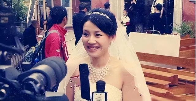 北电校花，被四婚名导抛弃，人到中年爆火出圈，生活与事业双丰收