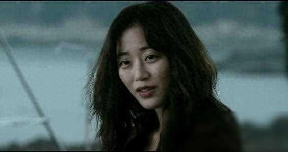 永远忘不了和同学母亲在那风雨之夜同住一房的尴尬和坚持