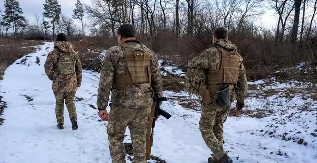 1700人集体当逃兵，乌军王牌法械旅首战崩盘，逃跑速度比法军还快