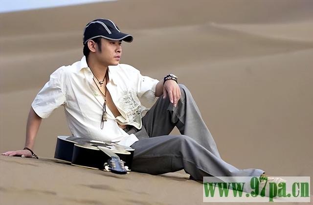 刀郎20年传奇：从歌厅瘸腿歌手到文化核弹，背后不为人知的故事？