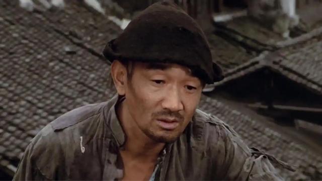 再读鲁迅的《阿Q正传》：为什么一个地保都敢明目张胆的敲诈？