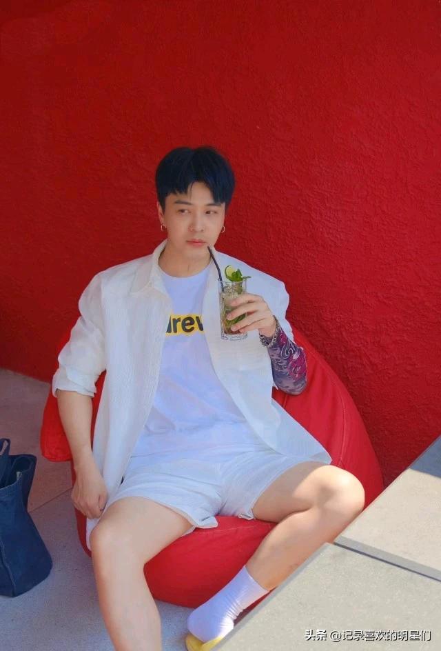 孟瑞自带贵族气质，阳光帅气迷人十足。演技精湛，才华横溢！