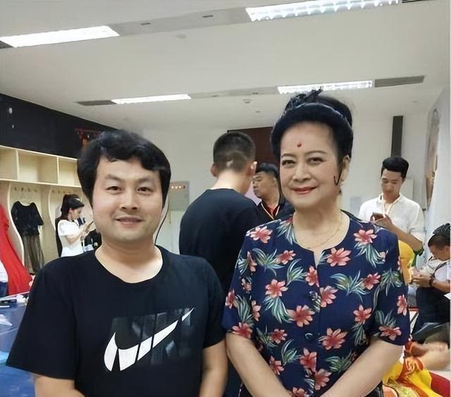 75岁“观音”和79岁“如来佛祖”近照,网友:真是岁月催人老啊