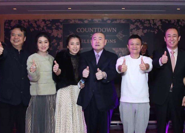 “小娱记”甘比：战败N个一线女星，击溃吕丽君，终成400亿女富豪