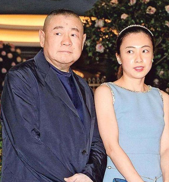 “小娱记”甘比：战败N个一线女星，击溃吕丽君，终成400亿女富豪