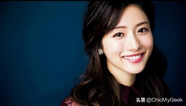 日本评选30岁最美女星,新垣结衣、石原里美都输给了她