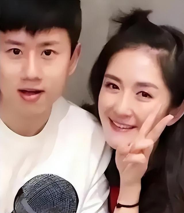 主持人谢娜：与刘烨有缘无份，和张杰终成眷属，有三个女儿很知足