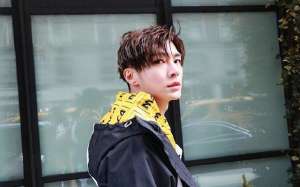 汪东城身高(炎亚纶的2019街拍写真身高177年龄34，照样是最帅的时尚男神)