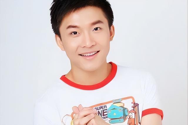 2015年，央视“最帅主持”边策坠楼身亡，真相可能不止那么简单