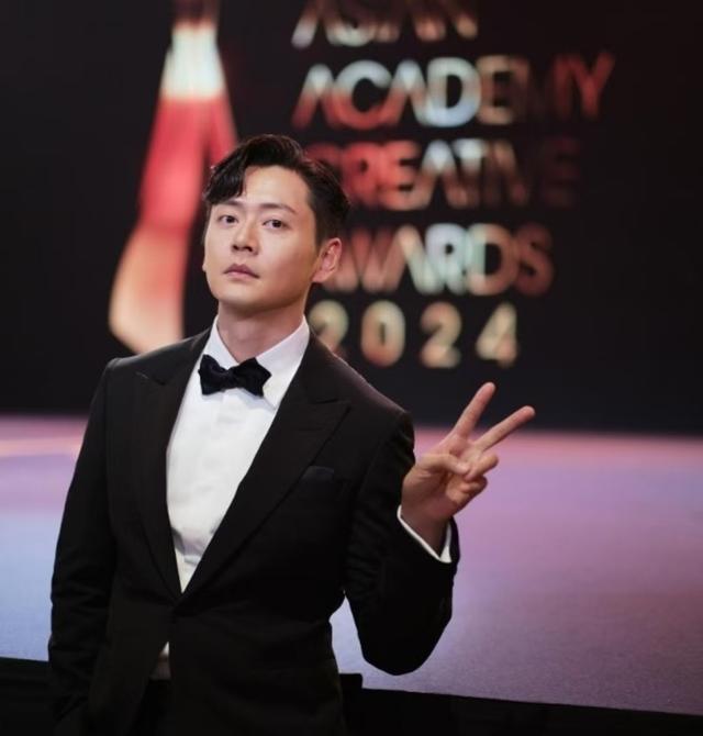 可喜可贺！TVB男星张振朗首夺视帝，开心直呼：觉得人生圆满了