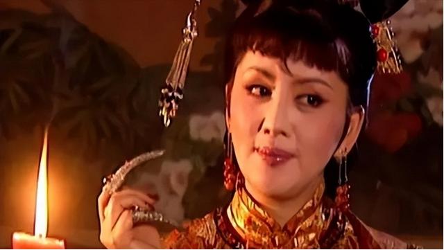 重温《康熙王朝》才懂康熙让容妃刷27年马桶,还要和她合葬的隐情