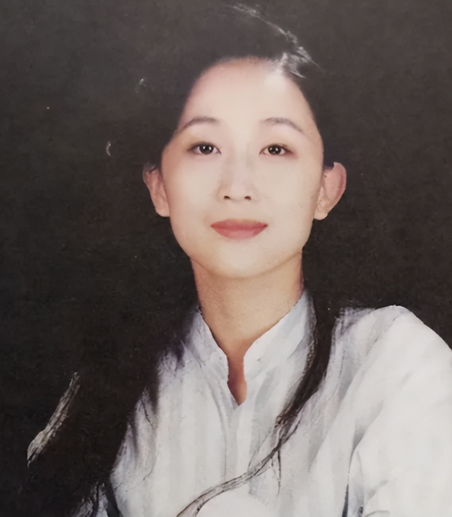 “人间异类”陈瑾：有名有钱却不婚不育，只因和哥哥有个约定