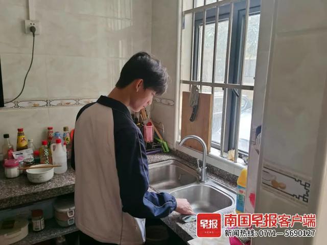 广西“飞镖少年”因颜值出圈！背后的故事令人动容……