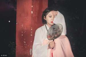 第一丑妃(小说：丑妃重生后成为天下首富，带着儿子回来，却被残王捅刀子)